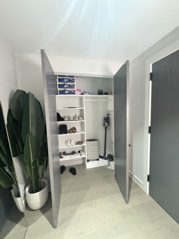 55 Lagrange, Downtown