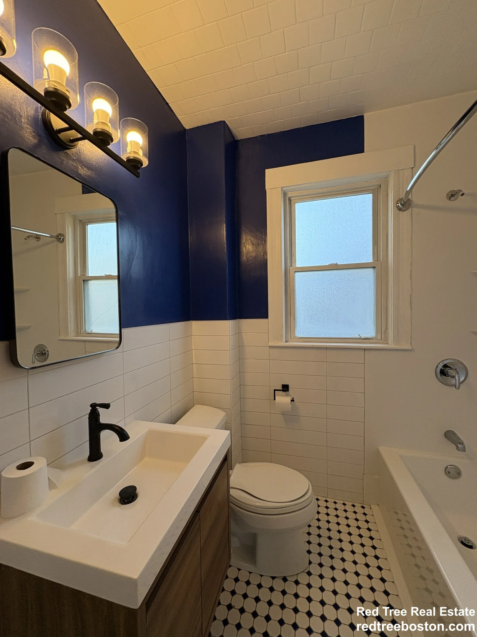 26 Garnet Rd, West Roxbury