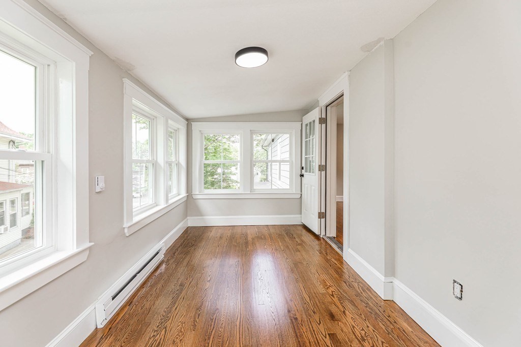 52 Maple St, Hyde Park