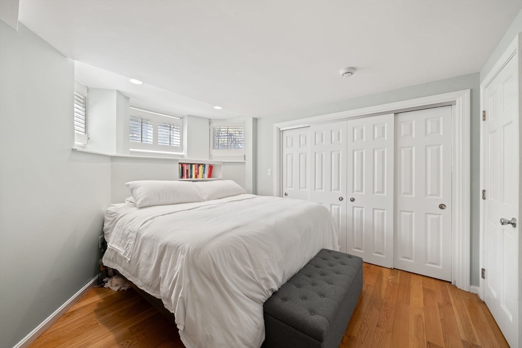 351 Marlborough St, Back Bay