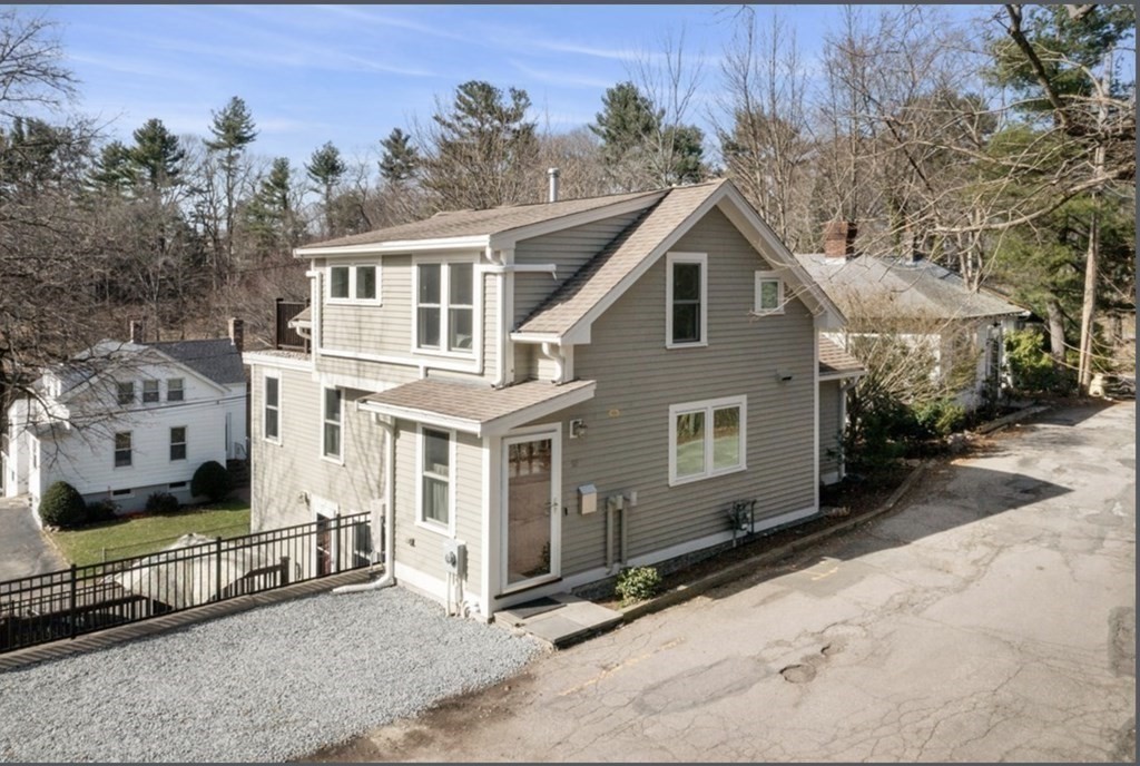 59 Russell Rd, Wellesley