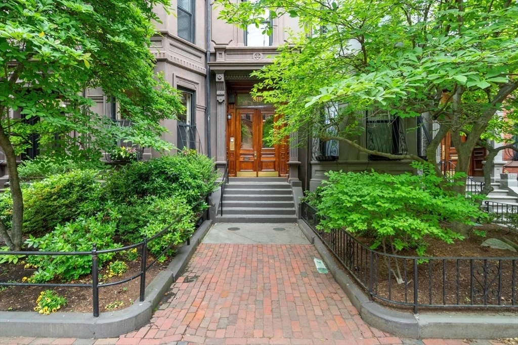 319 Marlborough St, Back Bay