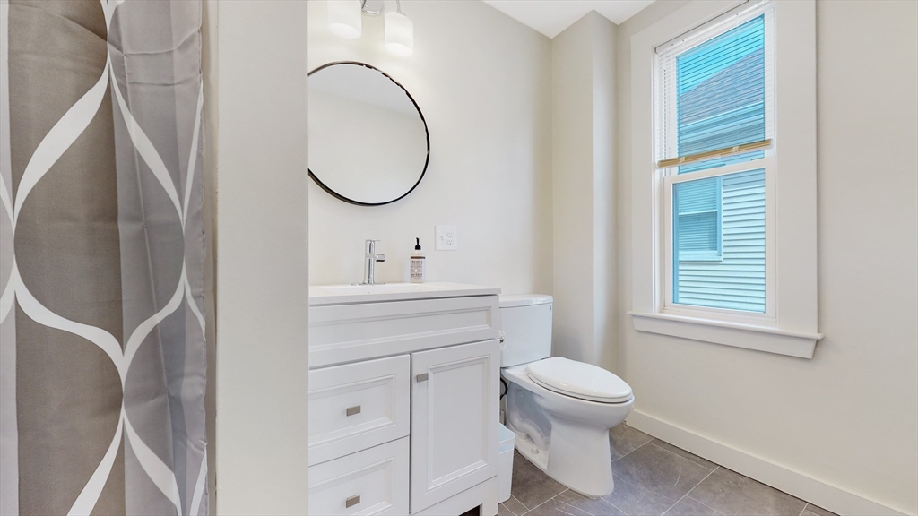 7 Chester Ave, Waltham