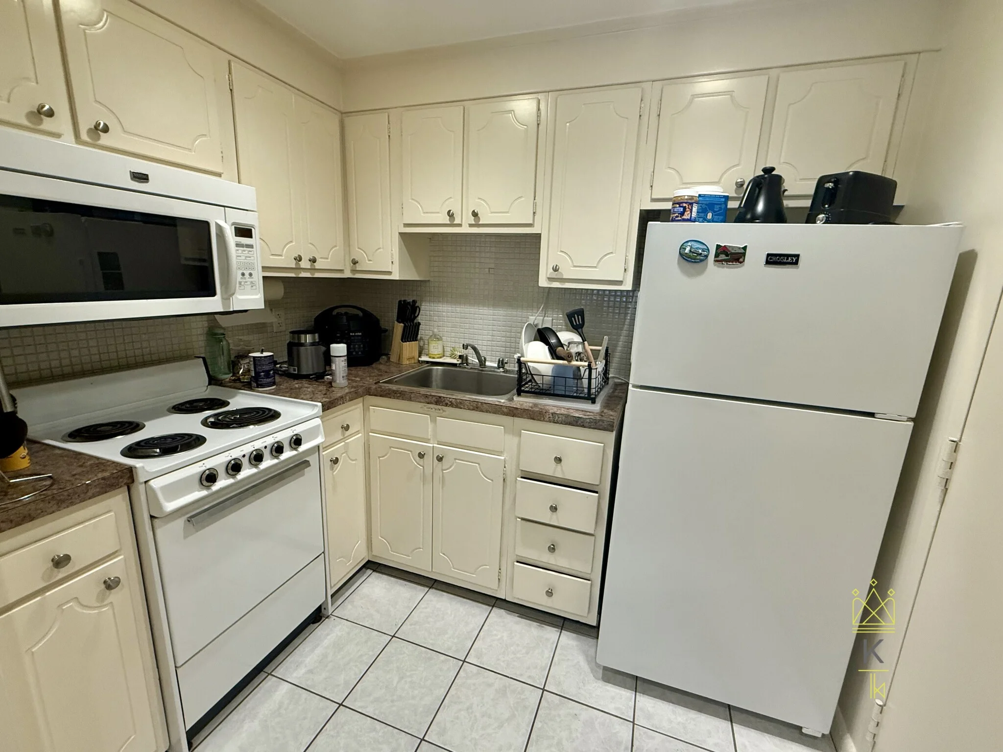 81 Green St, North Brookline