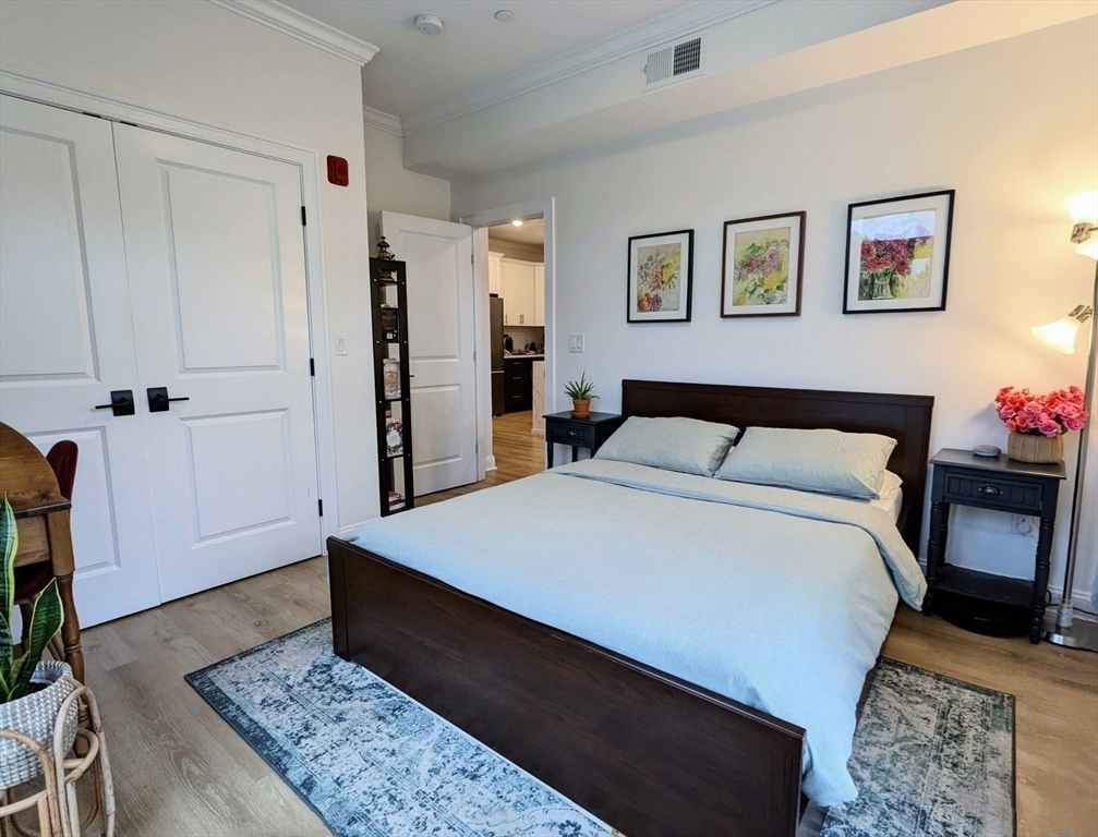 4281 Washington, Roslindale