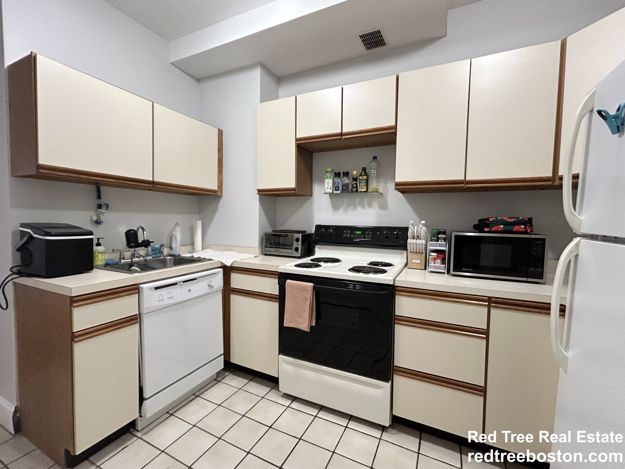 175 Harvard St, Coolidge Corner