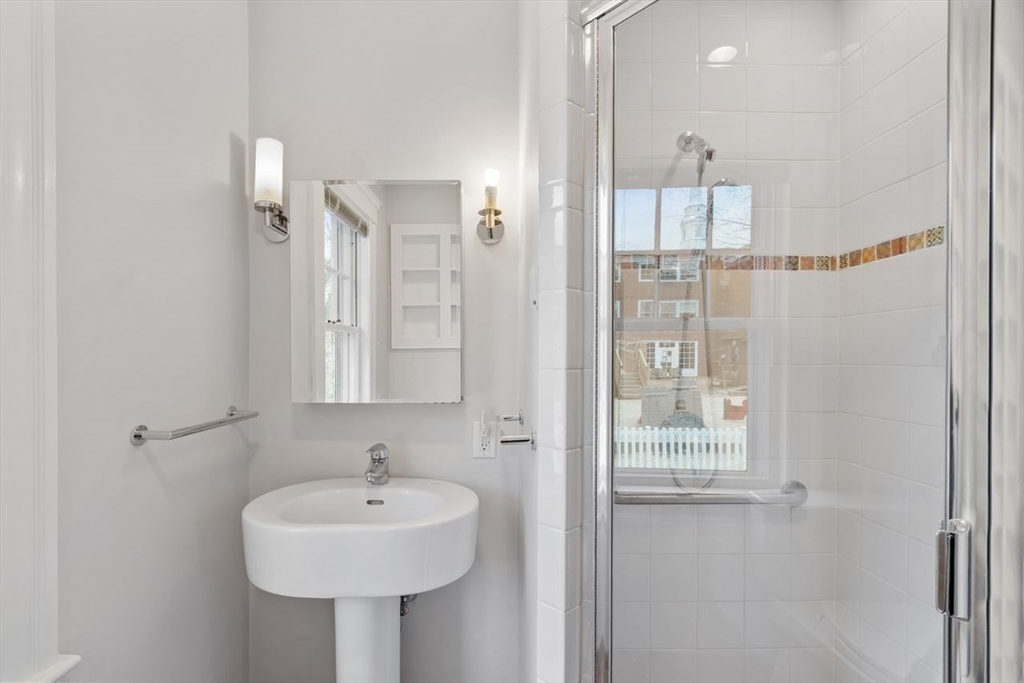 110 Leonard St, Belmont