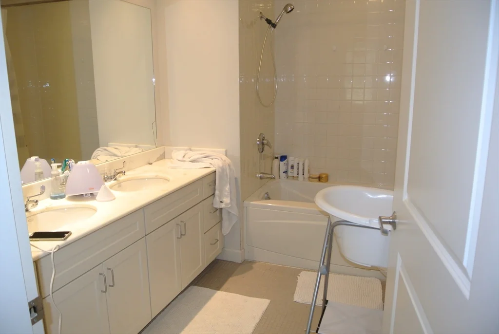 163 Chestnut Hill, Brighton