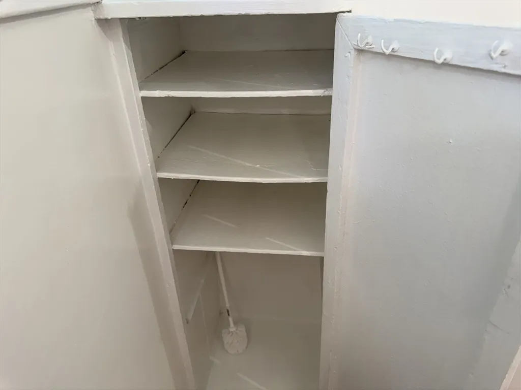 12 Humboldt St, Neighborhood Nine