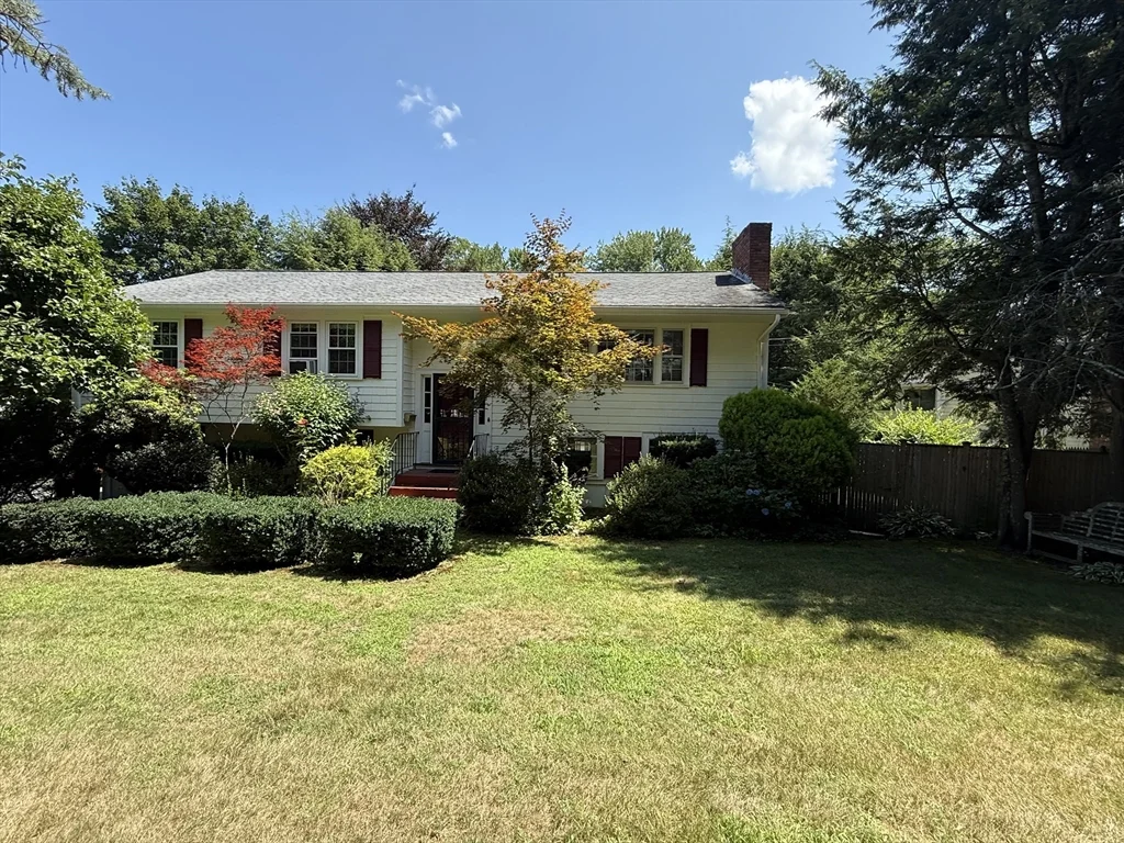 97 Walnut St, Natick