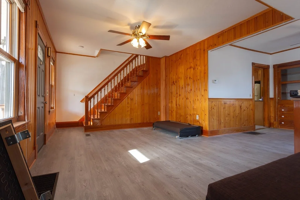 14 Vanness Rd, Weymouth