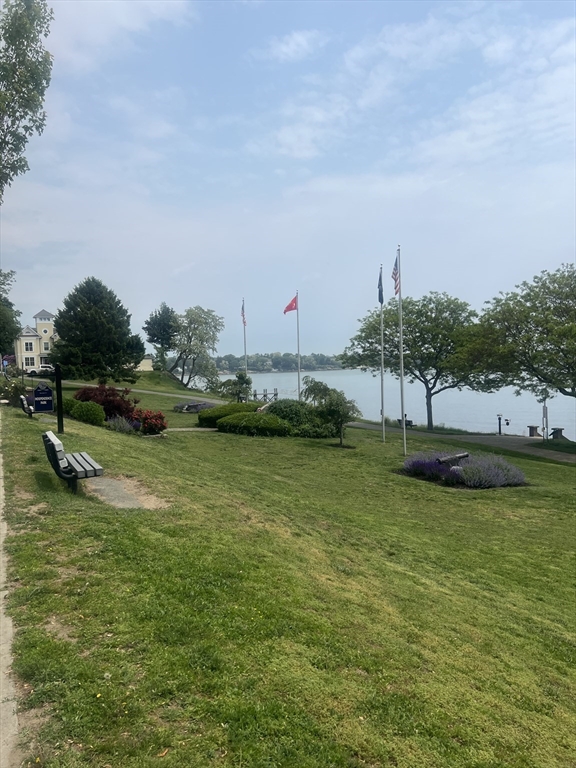 17 Lothrop St, Beverly Cove