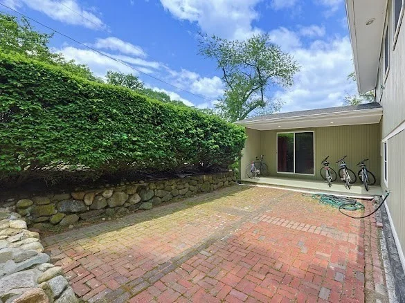 17 Churchill Rd, Winchester