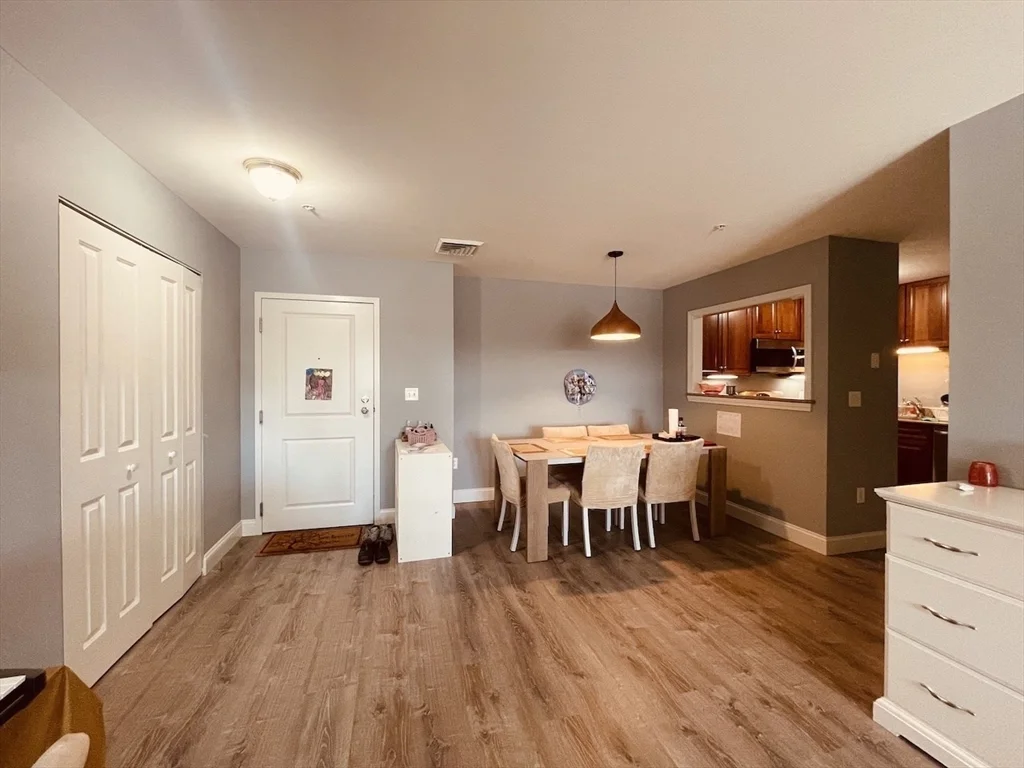 318 Rindge Ave, North Cambridge