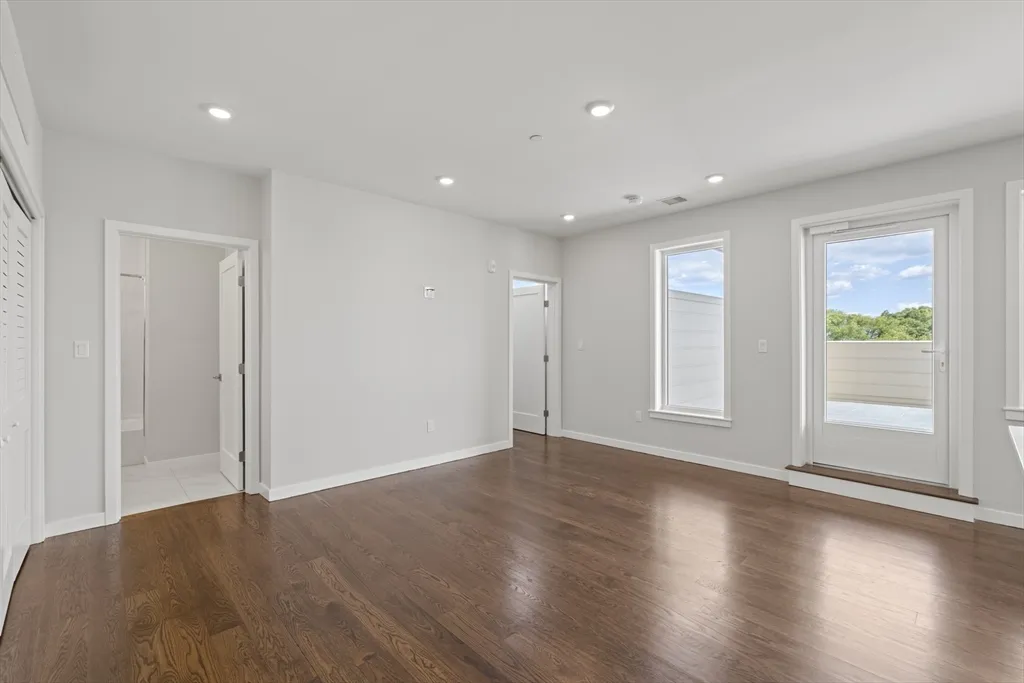 267 Old Colony Ave, South Boston