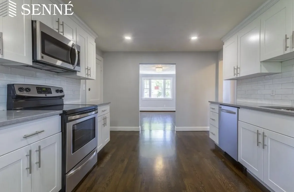 50 Aldrich Rd, Downtown