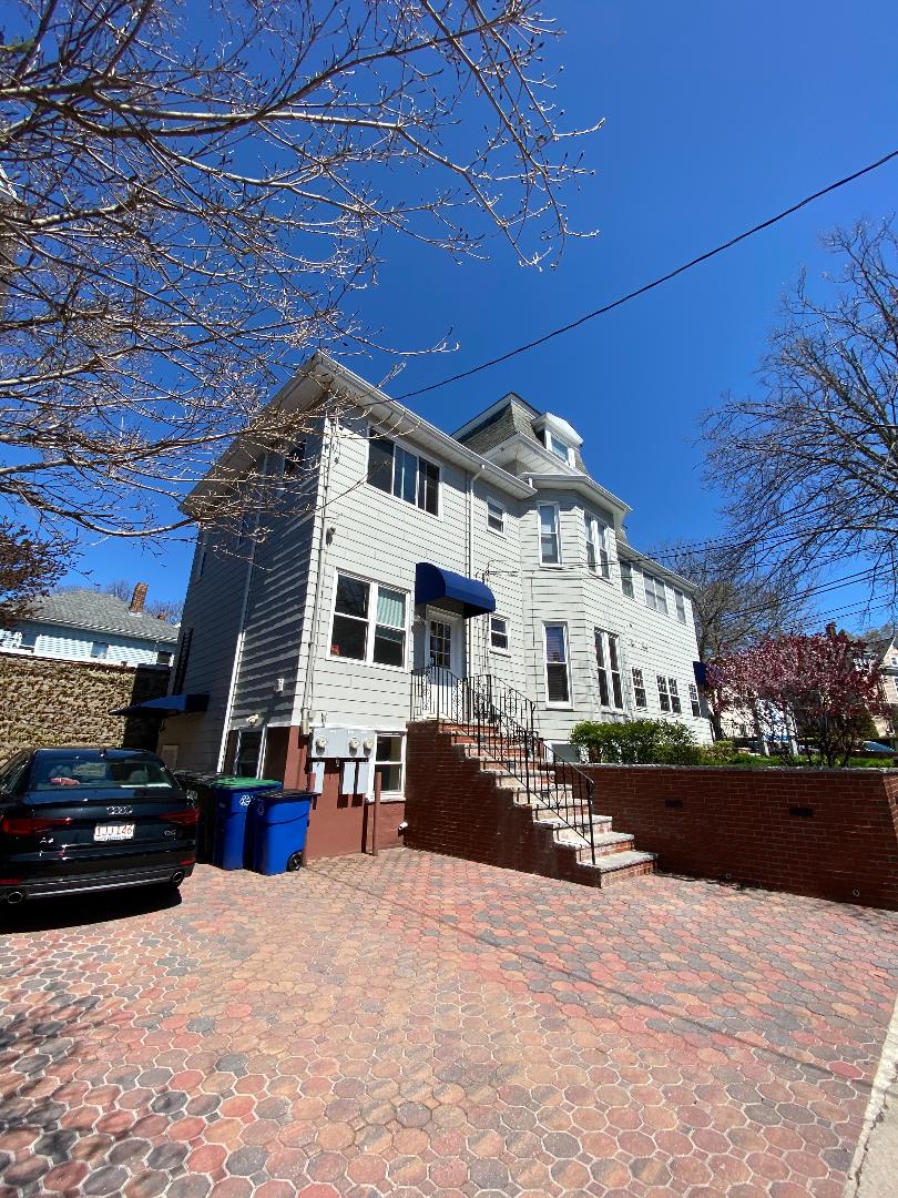 208 Holland St, Teele Square