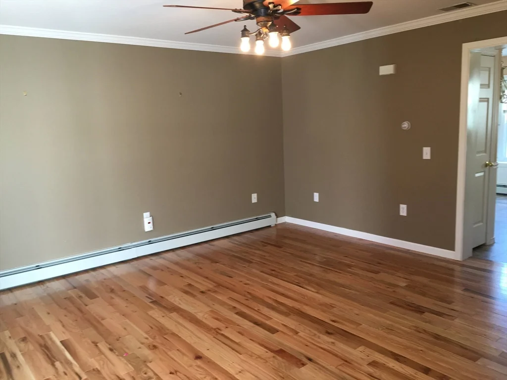 37 Glen Ave, Chelmsford