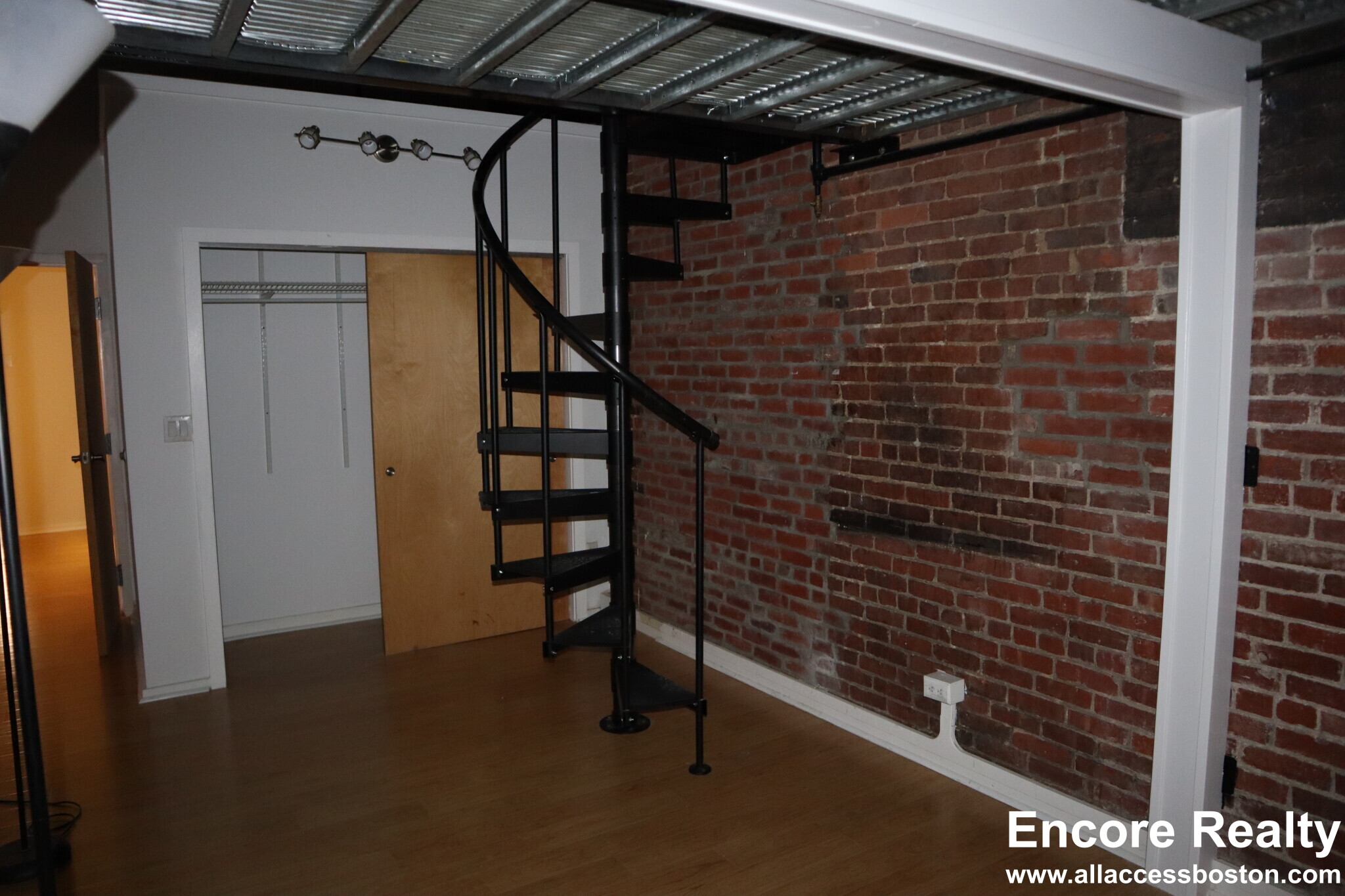 254 Friend St, West End