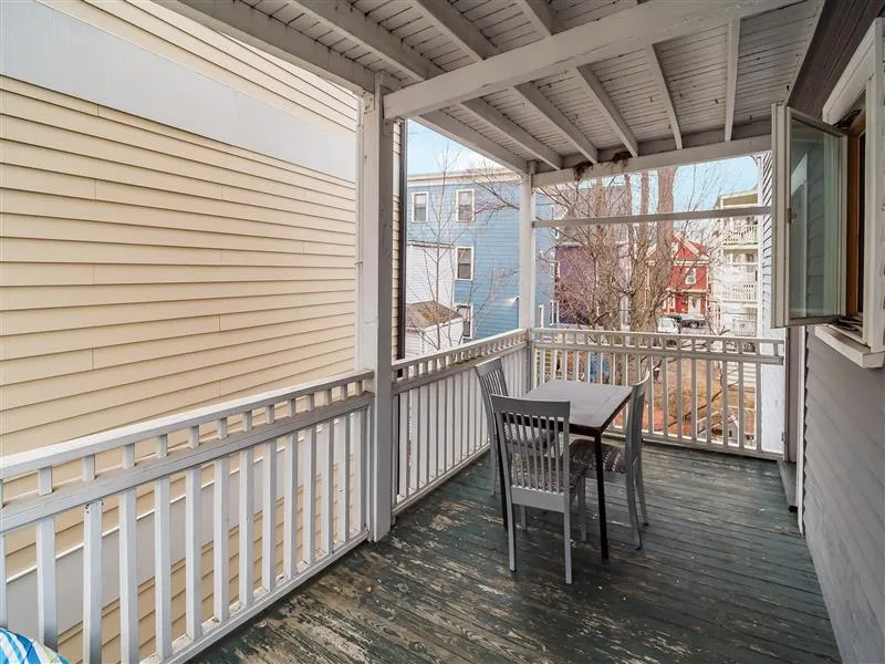 318 Beacon St, Ward Two