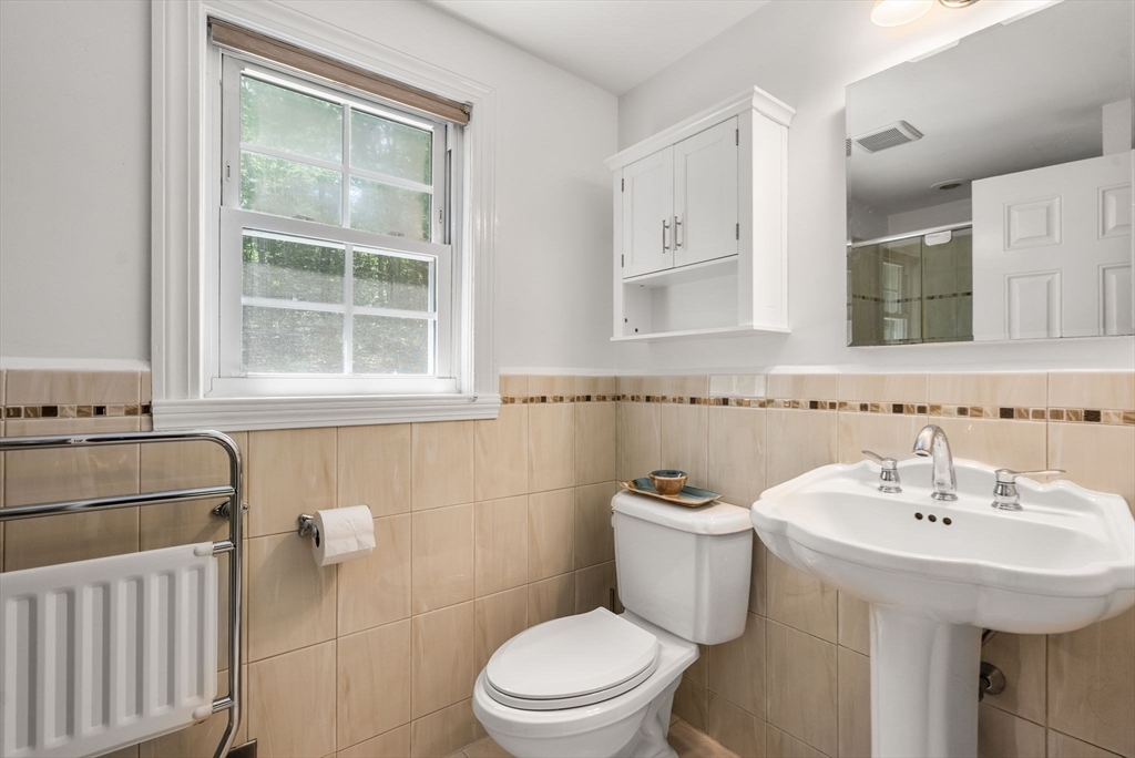 26 Cedar Hill Rd, Dover