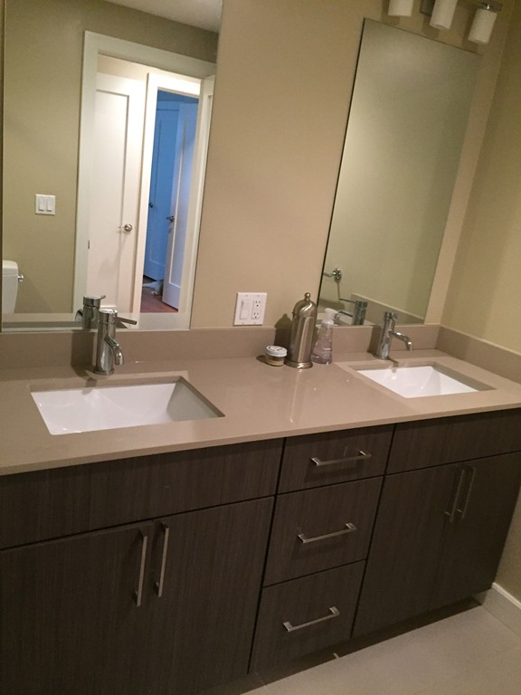 3 bed, 2 bath apartment for rent at 65 Willow Ct Unit 6, Dorchester — photo 3 of 6
