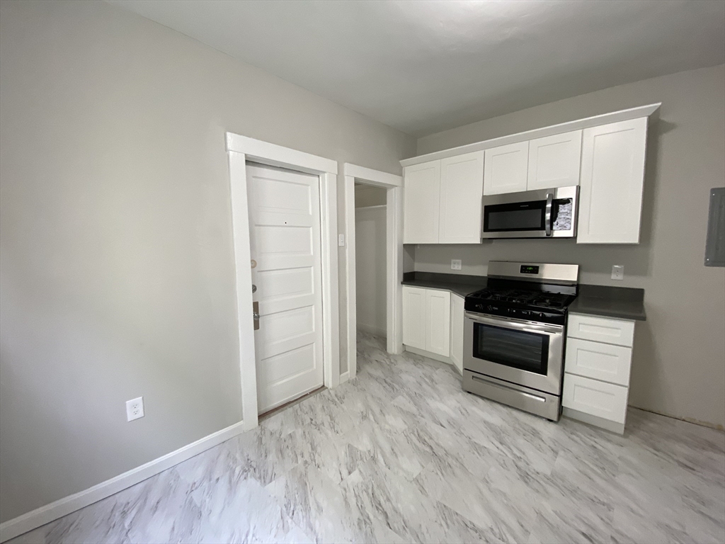 3 bed, 1 bath apartment for rent at 99 Capen St Unit 2, Dorchester — photo 2 of 8