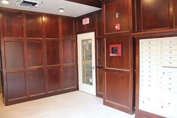 978 Worcester St, Wellesley