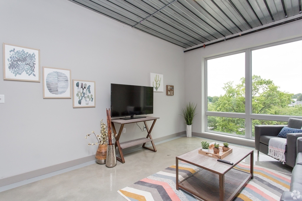 1 Merrimack Plaza, Lowell