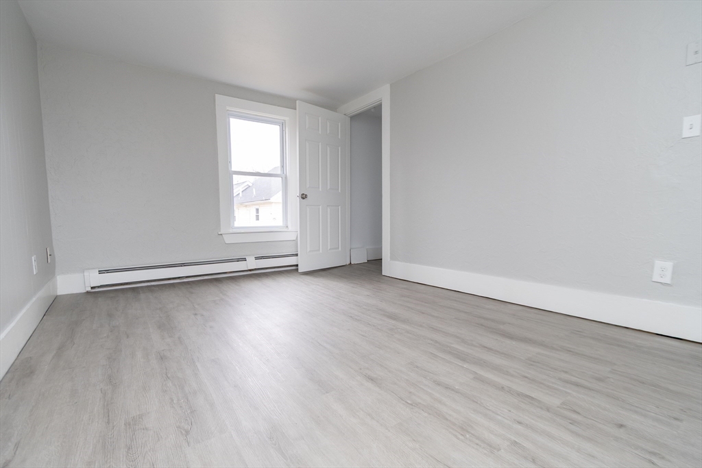 7 Central St, Hudson