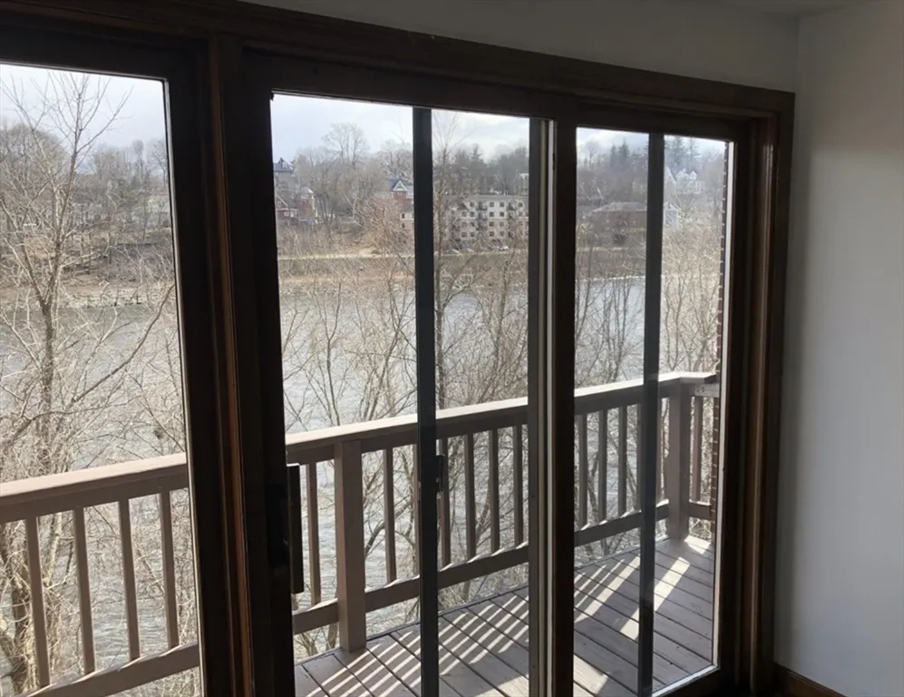 333 First Street Boulevard, Centralville