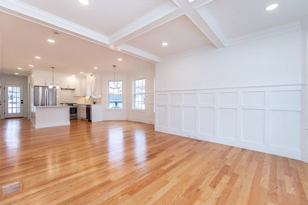 20 Sheridan Ave, Medford