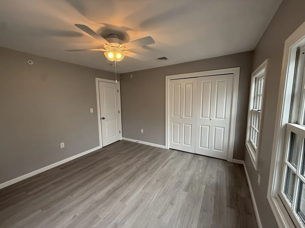 10 Leyden St, Plymouth