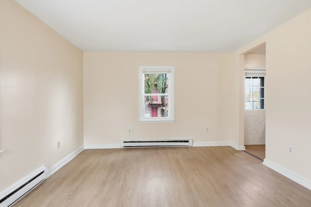 453 Pond St, Braintree