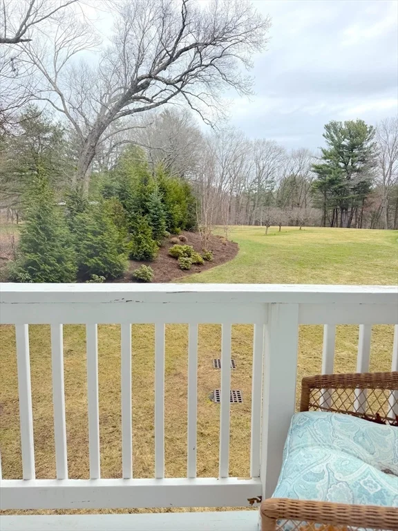 2 Wildflower Ln, Wayland