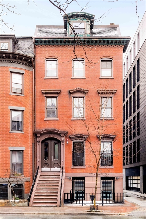 11 East Springfield, South End