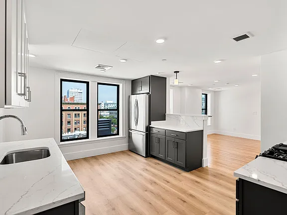 434 Massachusetts Ave, South End