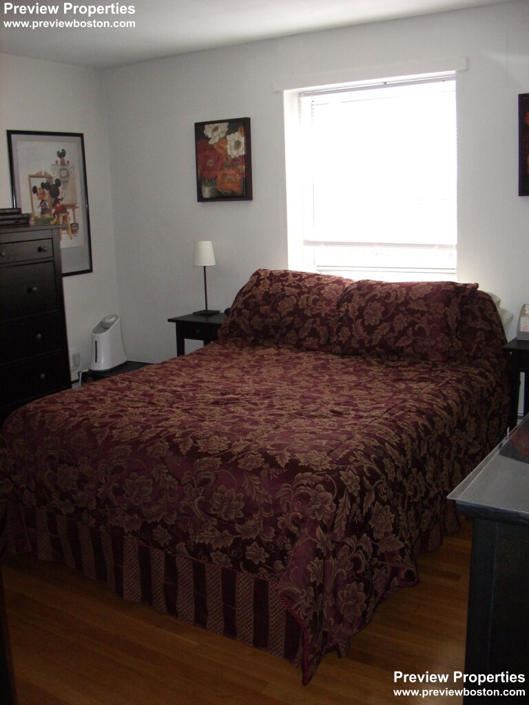 12 Commonwealth Ct, Brighton