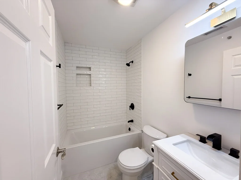 410 Salem St, Wakefield