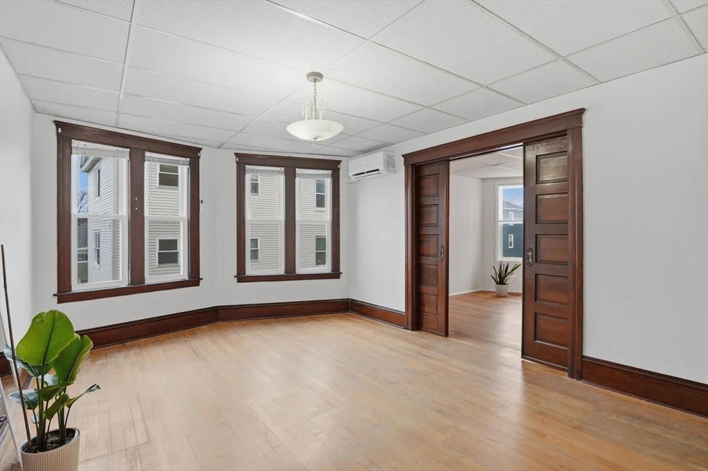 34 King Philip Rd, Worcester
