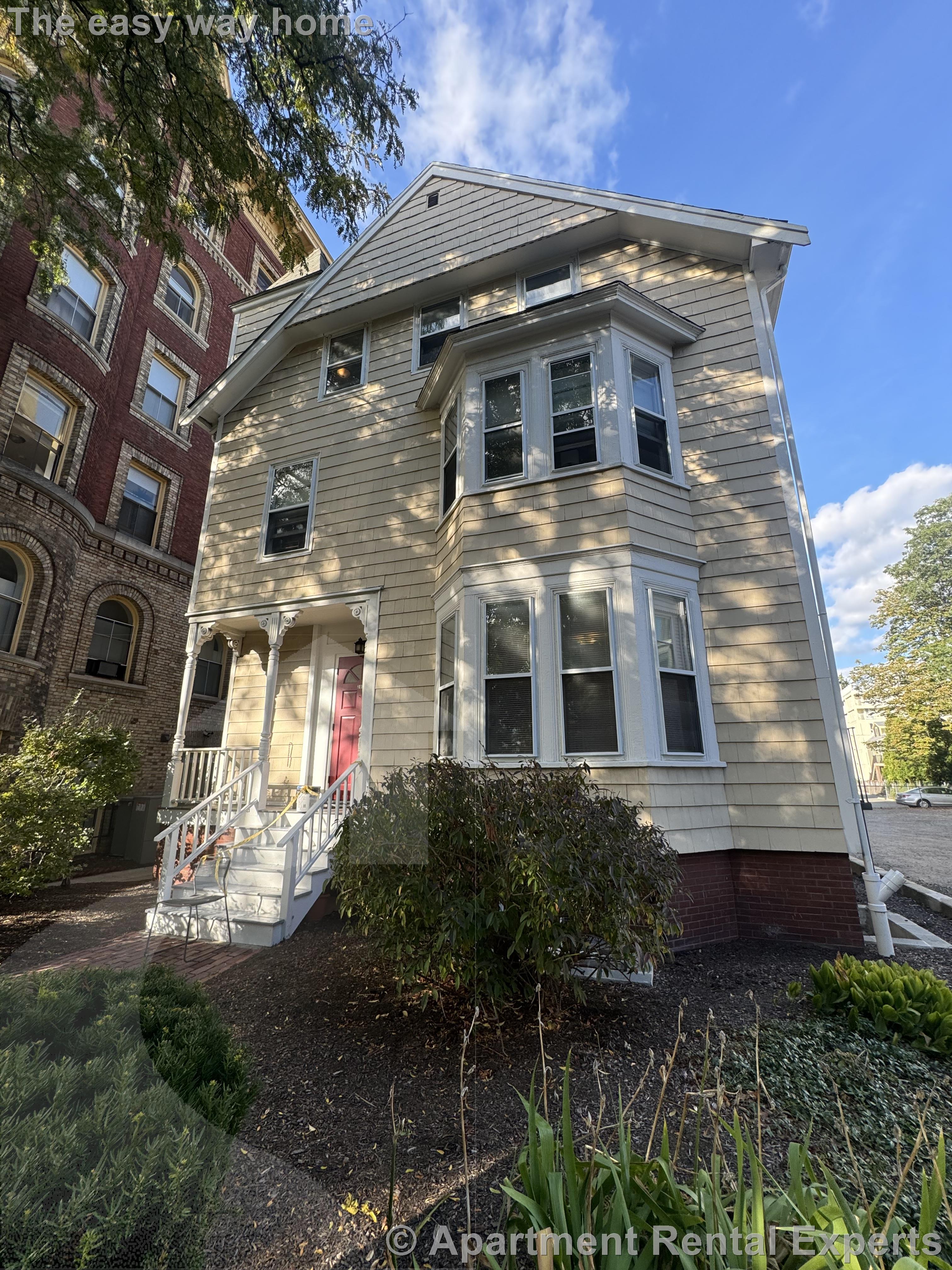 381 Harvard St, Harvard Square