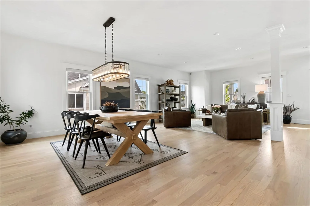 4 Gabaree Ct, Newburyport