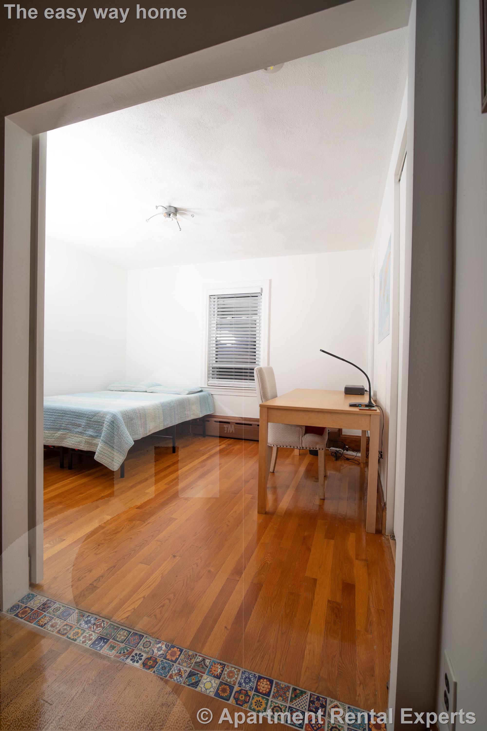 11 Hinckley St, Magoun Square