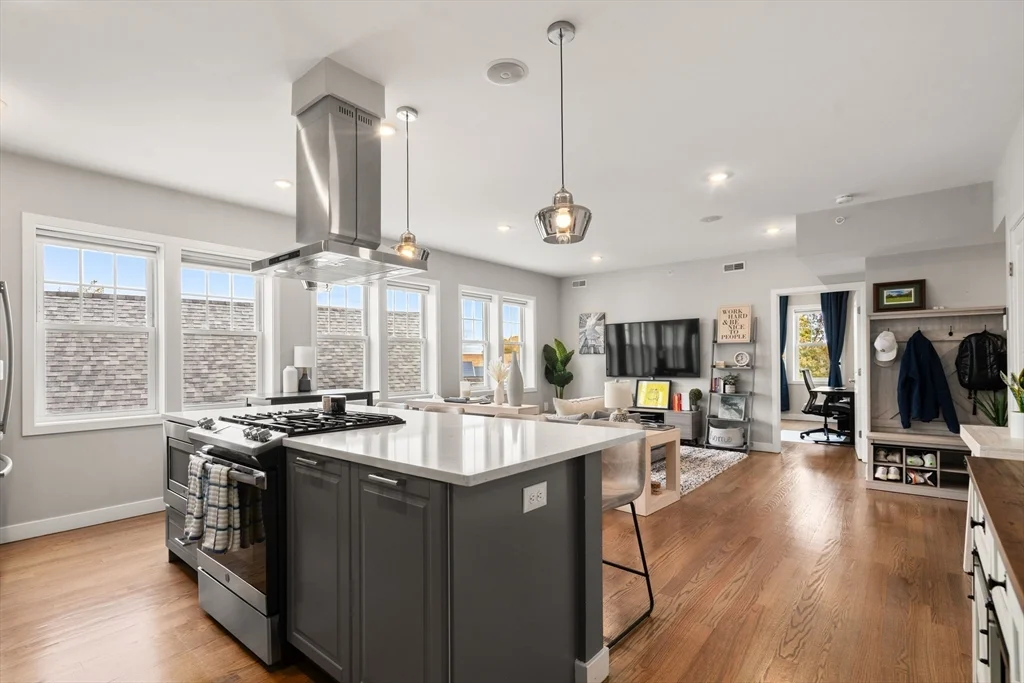 47 Sargent St, Roxbury