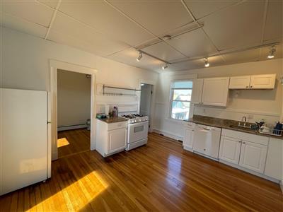 198 Cedar St, Powder House Square