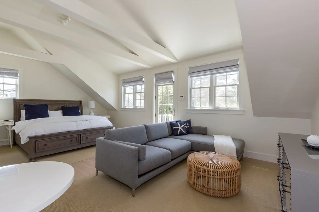 12 Pond View Dr, Nantucket