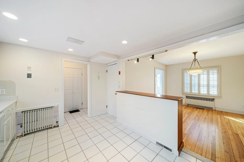 93 Lincoln Rd, Lawrence Estates