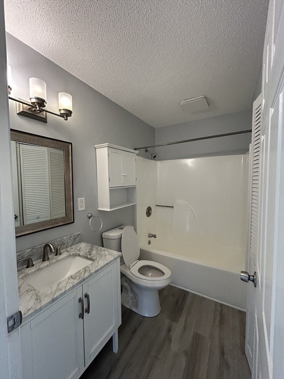 32 Maple Crest Cir, Holyoke