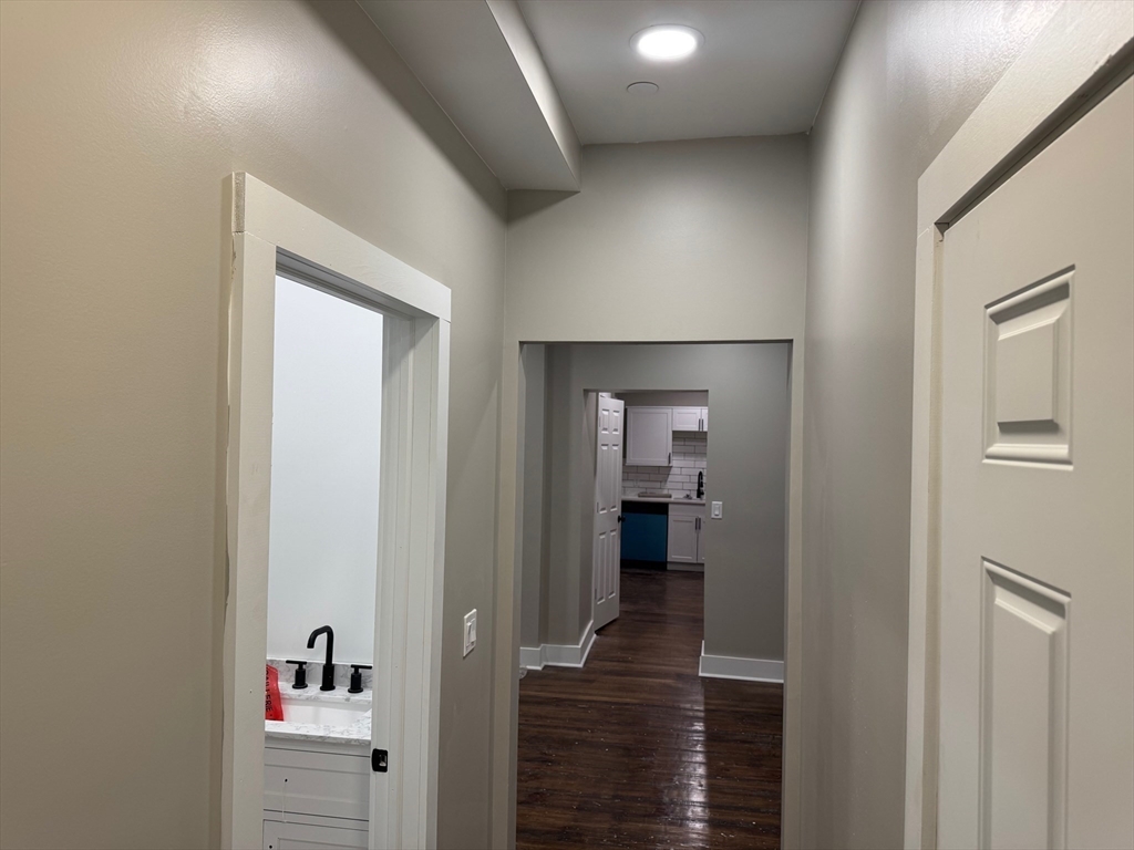 589 Haverhill St, Lawrence