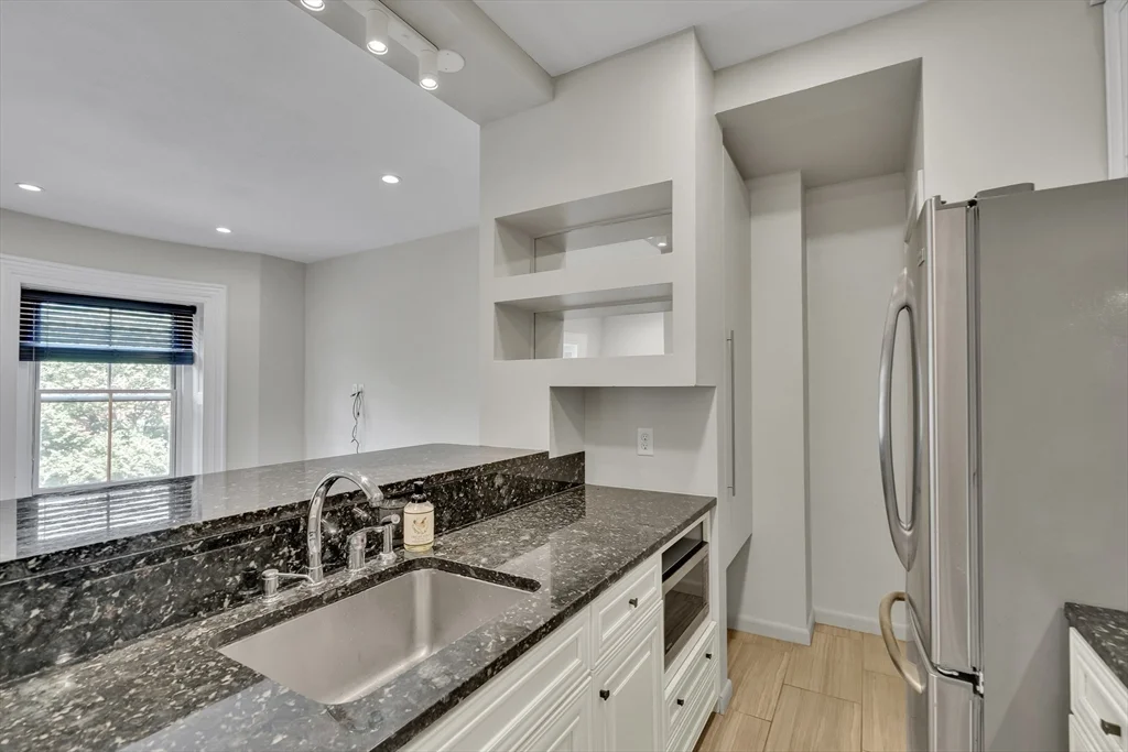 27 Worcester Sq, South End